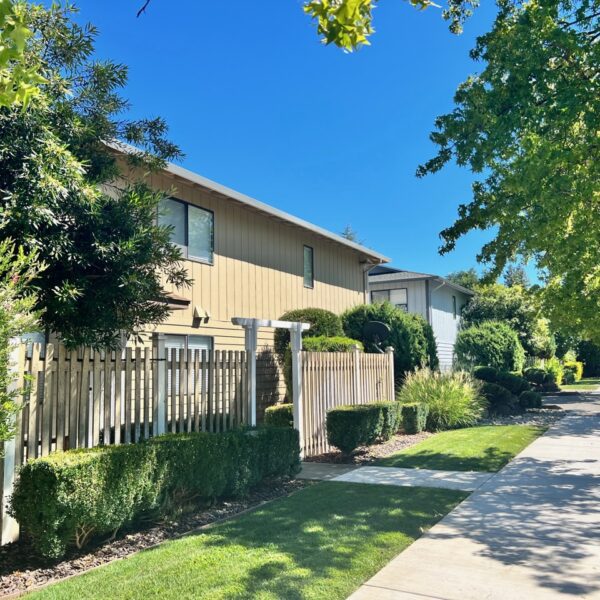 Two story townhome | Ukiah, CA